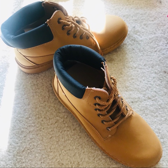 Chukka Boots - Picture 3 of 7